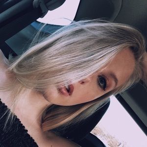 Meet your Posher, Ava